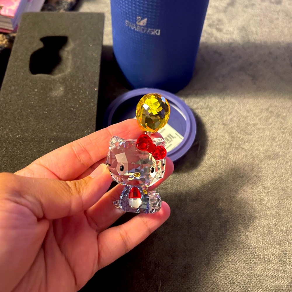 Brand new!! RARE Hello Kitty Balloon